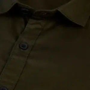 Zuiotic Green Essential Shirt - Image 3